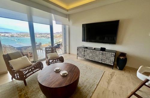 El Manglito Villa | Luxury Marina-View Villa with Stunning Sunset Views Near Malecón