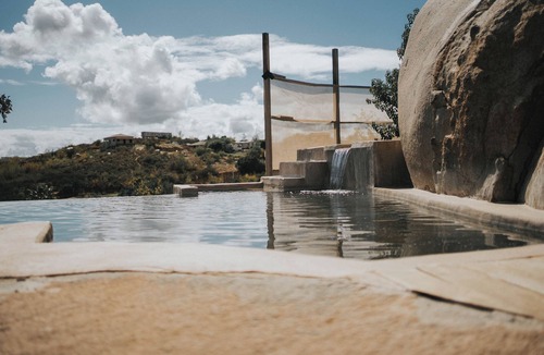 San Antonio de las Minas Villa | Luxury Glamping Tent with Vineyard Views & Private Bathroom (Queen size)