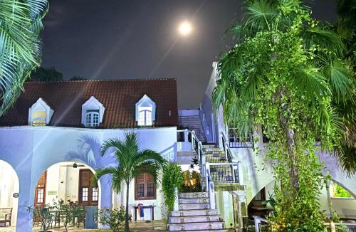 Playacar Fase I House | Luxury Playacar Villa - walk to beach & 5th Ave