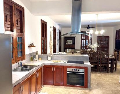 Playacar Fase I House | Luxury Playacar Villa - walk to beach & 5th Ave