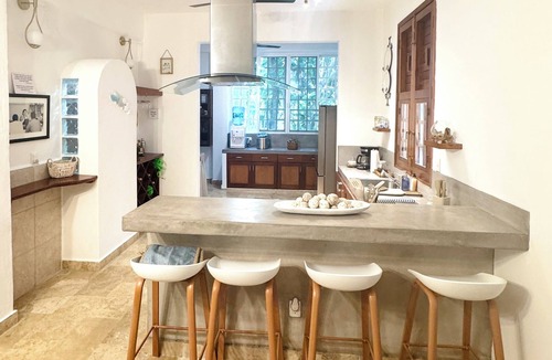 Playacar Fase I House | Luxury Playacar Villa - Walk lto Beach & 5th Ave - Private Pool - sleeps 14