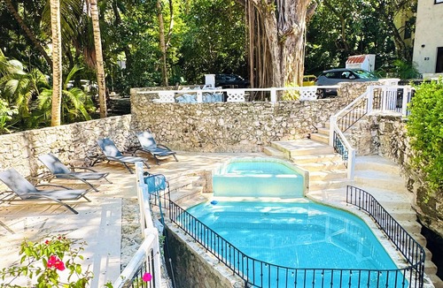 Playacar Fase I House | Luxury Playacar Villa - Walk lto Beach & 5th Ave - Private Pool - sleeps 14