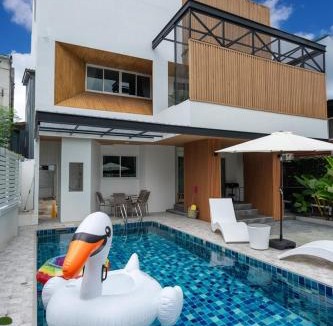 Nimman Villa | Luxury Pool Villa In Nimman 4BR Walk to MAYA MALL