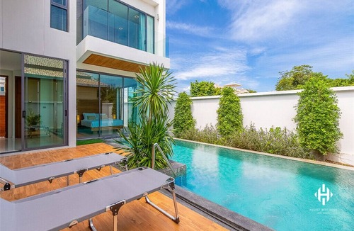 Cherngtalay Villa | Luxury sea view six bedroom villa