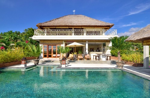 Temukus Villa | Luxury Sea View Villa, 5* Service & Infinity Pool