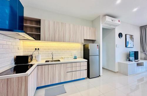 Kampung Sungai Nibong Apartment | Luxury Sky Stay Sea & Penang Bridge View