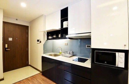 Bach Dang Riverside Apartment | Luxury Studio for long-term stay, good price, free pool-gym-rooftop, netflix