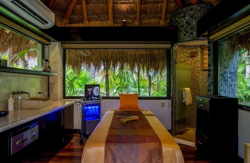 Punta Sam Condo | Luxury Studio Suite at Villa del Palmar Cancun