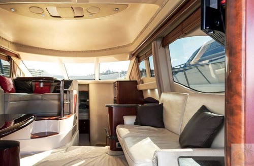Isla Iguana Boat Rental | Luxury Yacht 44ft Sea-Ray 12 guests, Fun, Relax, Fishing