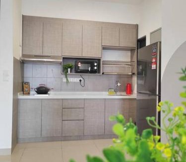 Taman Pertama Apartment | M Vertica New Lovely 3BR w 100mbps Wi-Fi