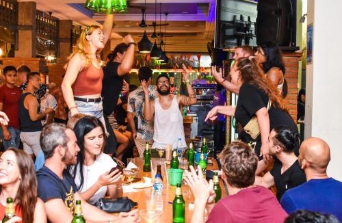 Chana Songkhram Hostel | Mad Monkey Bangkok