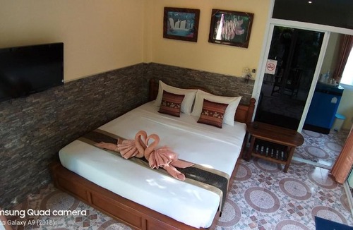Lamai City Center House | Mae Somboon House