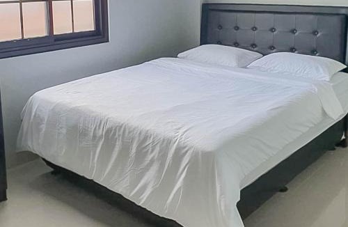 Karawang Hotel | Mahkota Residence Mitra RedDoorz