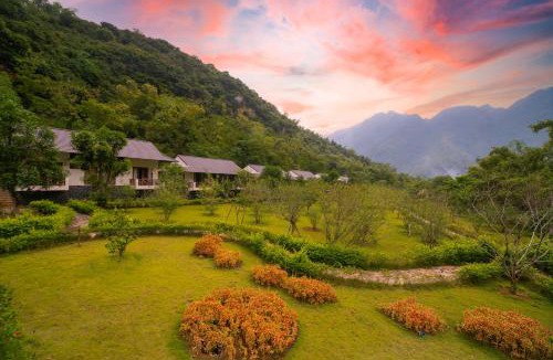Lac Village Hotel | Mai Chau Mountain View Resort