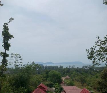 Koh Rong Hostel | Maloop Cafe Hostel
