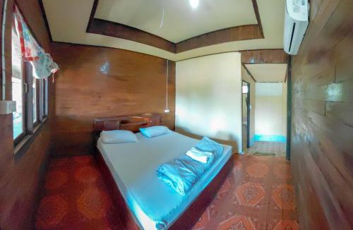 Muang Khong House | Mama Mon & Papa's