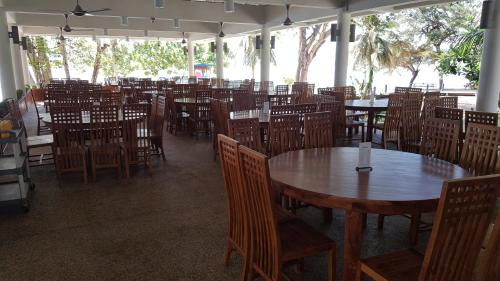 Pantai Barat Division Resort | Mamutik Island Lodge