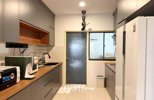 Central District Apartment | Marina Residence Lakeview Home sweet Home 8 min to Midvalley
