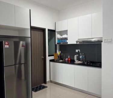 Bandar Penawar Apartment | Maryam Homestay Desaru with netflix disney plus