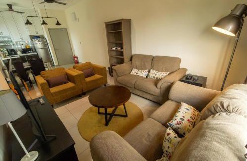 Kajang Apartment | Mat Leo Homestay at MRT Kajang