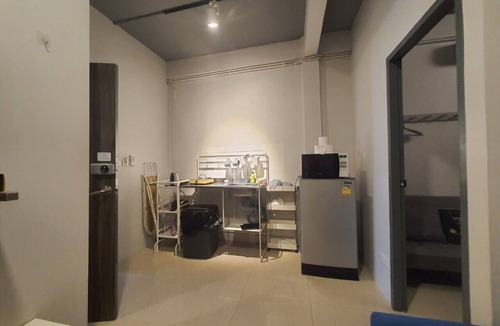 Thanon Phaya Thai Apartment | MAXi MaMa House Rangnam Platunam Bangkok 12 PAX 6 beds Entire Home 8 min to ARL