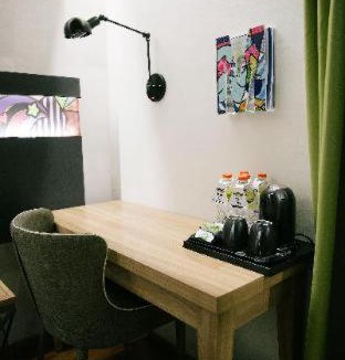 Gubeng Hotel | MaxOneHotels at Dharmahusada Surabaya