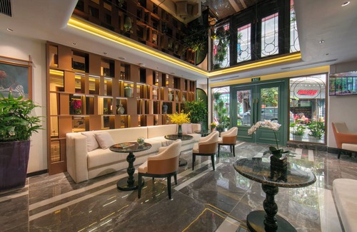 Hang Buom Hotel | May De Ville Lumiere Hotel