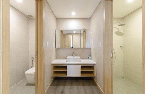 Hai Chau Apartment | May Harmony 2BR Apartment City View