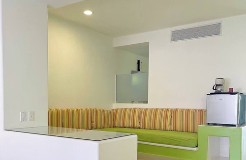 Centro Hotel | Mazatlán Beach & City Escape: Walk to Food, Fun & Culture l 3 Rooms