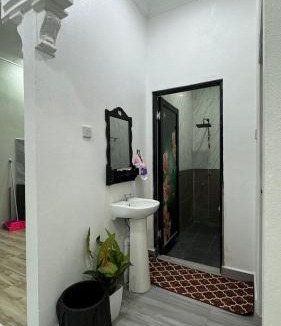 Bachok House | Medina Homestay Jelawat Spacious 3 Bedrooms