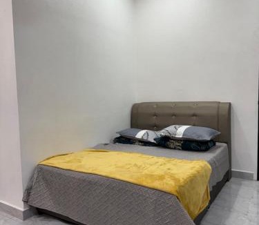 Bachok House | Medina Homestay Jelawat Spacious 3 Bedrooms