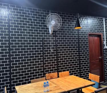 Vientiane Prefecture House | Meenoy hotel vientiane laos 旅館