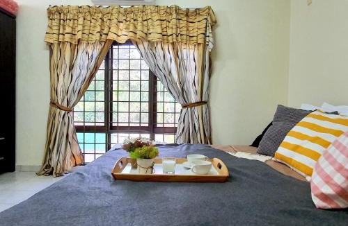 Alor Gajah Villa | Melaka Afamosa Villa with Private Pool for 10 pax