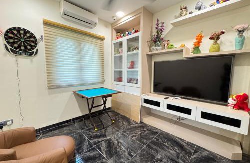 Central District Villa | Melodies Castle Homestay