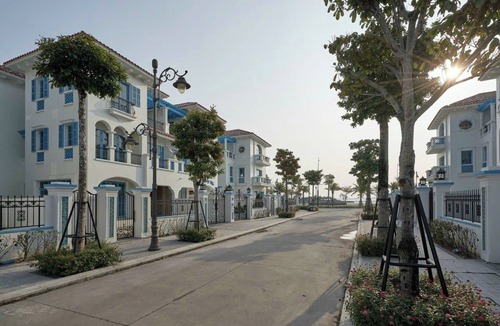 Ha Long Villa | Memory Villa upto 6 bedrooms 1' walking to Bai Chay beach & near the habour