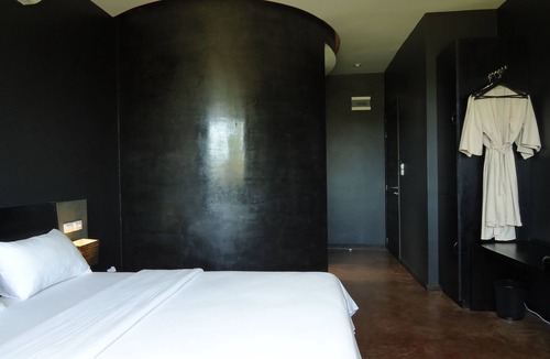 Sangkat Sla Kram Hotel | MEN's Resort & Spa - Caters to Gay Men
