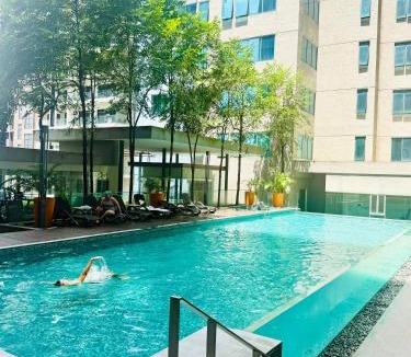 Kuala Lumpur City Centre Apartment | Mercu Summer Suites Twin Towers Walk Residences