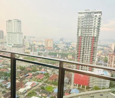 Kuala Lumpur City Centre Apartment | Mercu Summer Suites Twin Towers Walk Residences