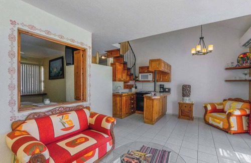 Zona Hotelera Apartment | Mexican-style apartment in the heart of the Los Cabos hotel zone.