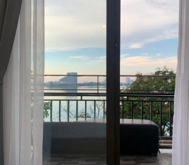 Thuy Khue Apartment | Mhouse lake view 1