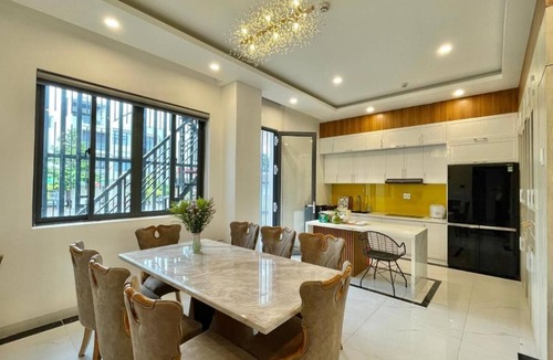 Uong Bi Hotel | Miami hotel
