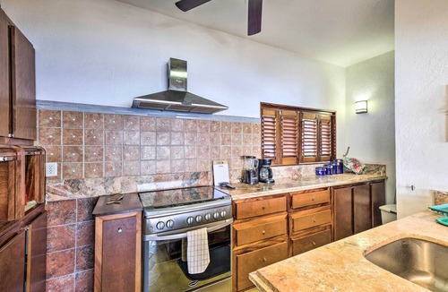 Amapas Condo | Mid-Century Modern Condo w/Patio & Ocean Views!