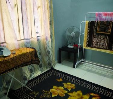 Sri Gading Apartment | Mira Mirza Homestay