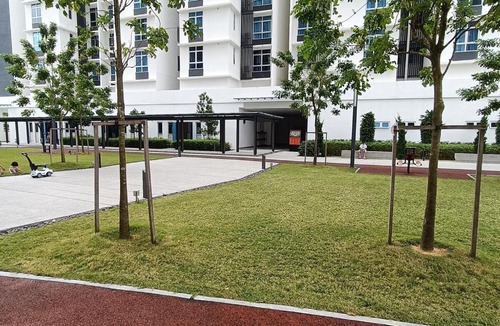 Kajang Apartment | Mirai Zen Staycation - Netflix, Wifi & Parking