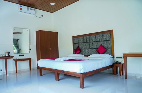 Chithirapuram Bed & Breakfast | Misty Bush Munnar - Deluxe Double Roomn