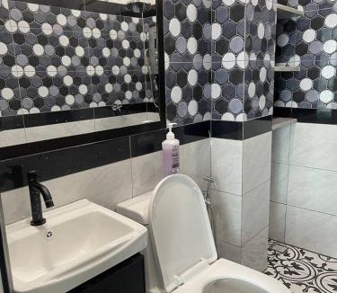Jenjarom House | MKB Homestay - 2 X Queen Bed Studio Room with View and Free Parking