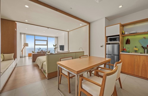 Son Tra Apartment | Modern 2BR Suite Ocean View High Floor Hotel Residence Walk to Beach