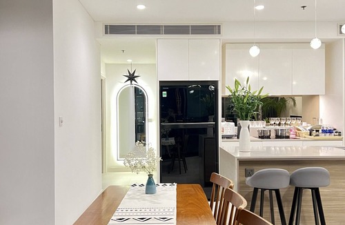 Hang Xanh Apartment | Modern City Garden 2BedRooms Apt - Relaxing Pool and City View - 5 mins to D1