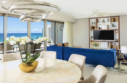 Conchas Chinas Apartment | Modern Cozy Retreat in Prime Location