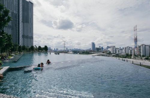 Taman Pertama Apartment | Modern KL City M vertica condo near MRT, TRX & Sunway Velocity, infinity pool & Parking